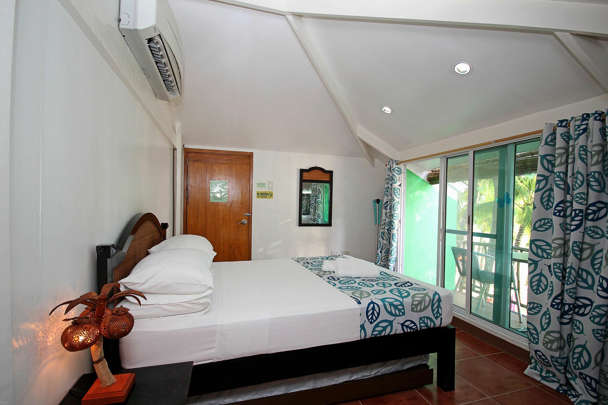 Bluewaves Beach House Balabag  Exterior foto